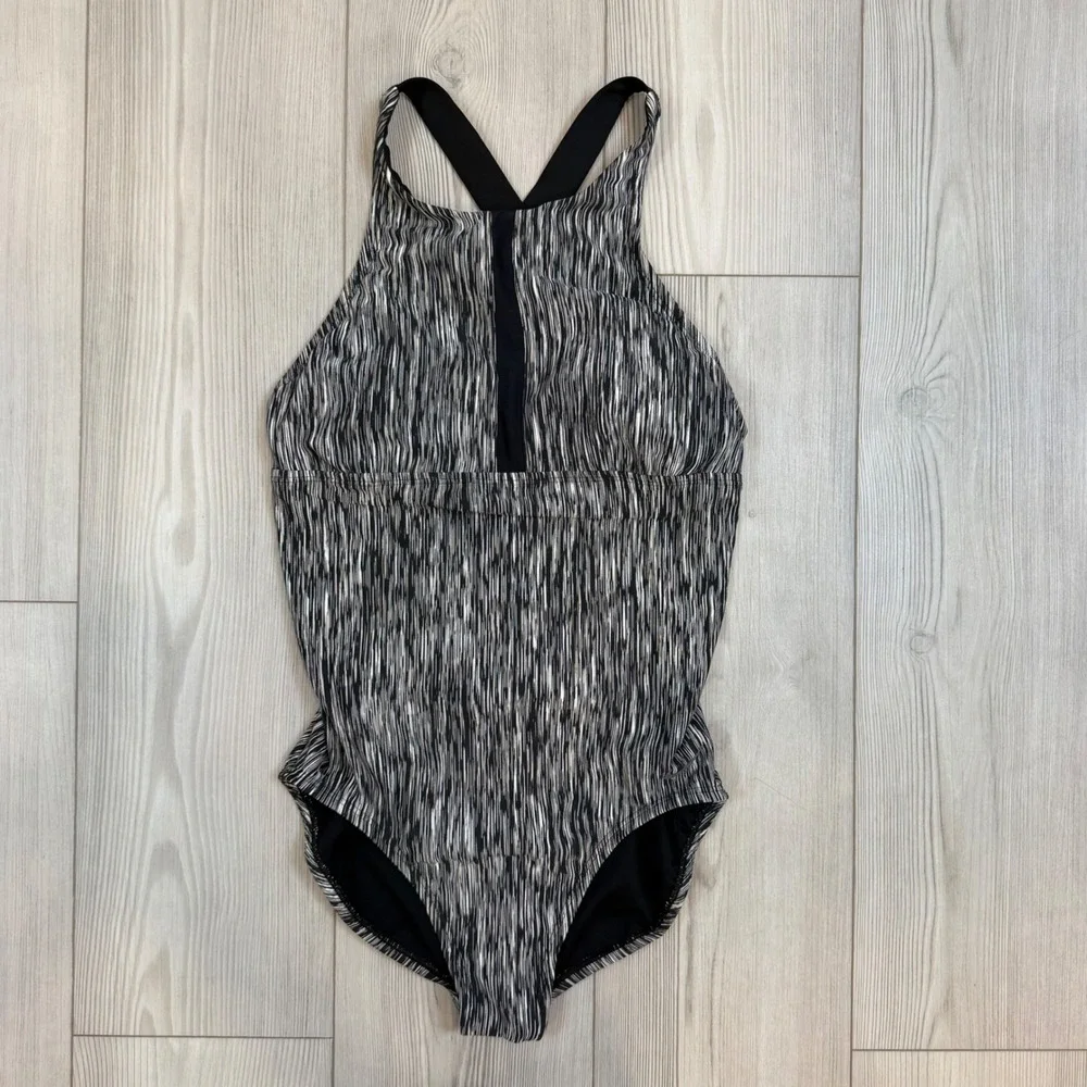 Nike NESS8275 Women Medium Rush Heather High Neck One Piece Swimsuit Black White